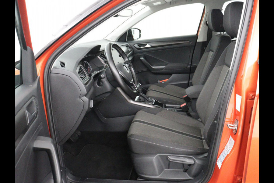 Volkswagen T-Roc 1.5 TSI Style Business | Trekhaak | Stoelverw. | Camera | Carplay | Adaptive cruise | Navigatie | Parkeerhulp | DAB | Bluetooth | Climate control