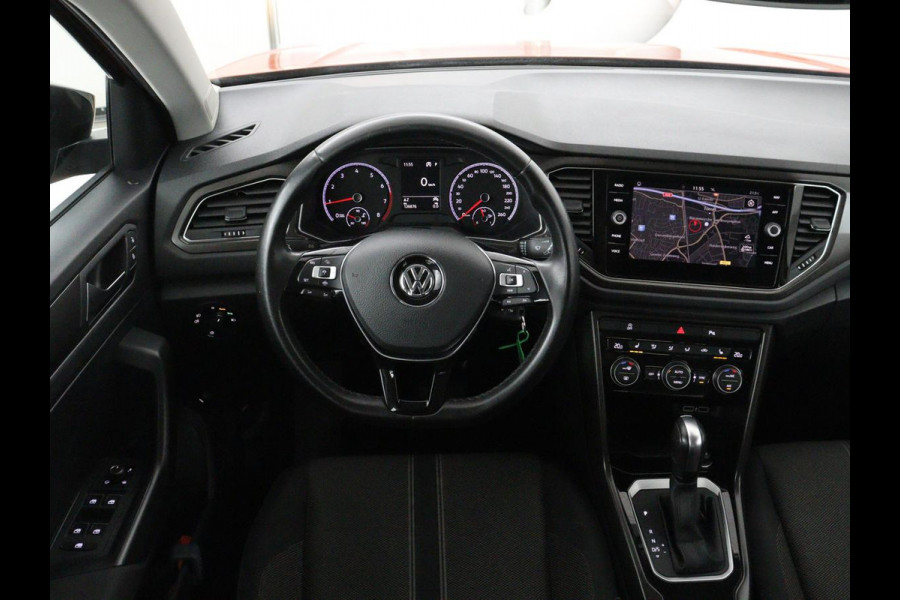 Volkswagen T-Roc 1.5 TSI Style Business | Trekhaak | Stoelverw. | Camera | Carplay | Adaptive cruise | Navigatie | Parkeerhulp | DAB | Bluetooth | Climate control
