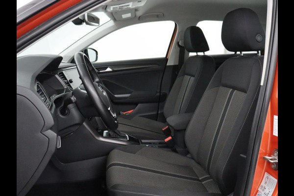 Volkswagen T-Roc 1.5 TSI Style Business | Trekhaak | Stoelverw. | Camera | Carplay | Adaptive cruise | Navigatie | Parkeerhulp | DAB | Bluetooth | Climate control