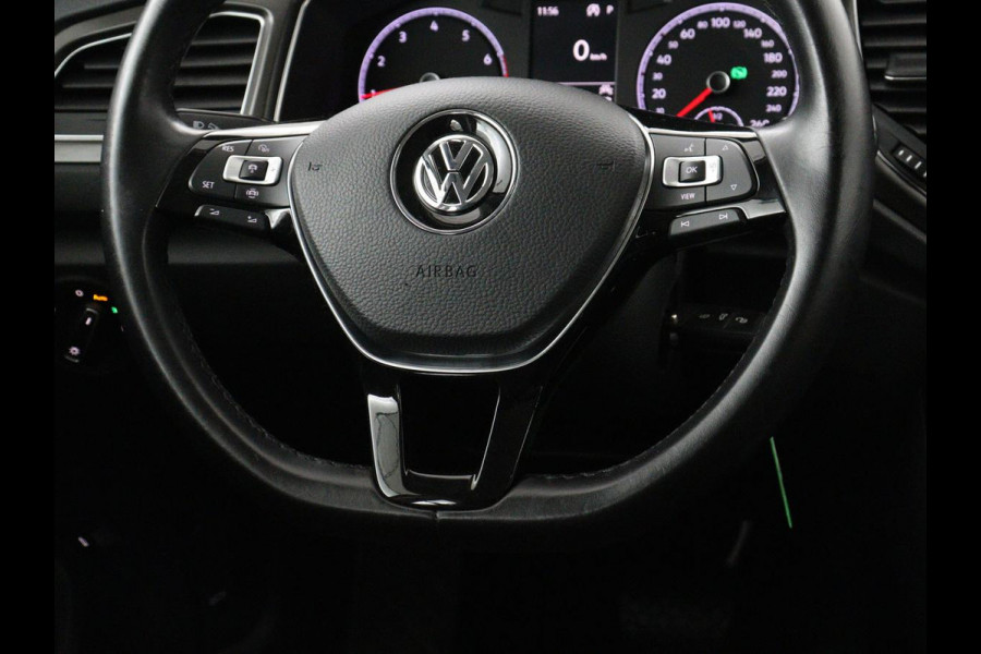 Volkswagen T-Roc 1.5 TSI Style Business | Trekhaak | Stoelverw. | Camera | Carplay | Adaptive cruise | Navigatie | Parkeerhulp | DAB | Bluetooth | Climate control