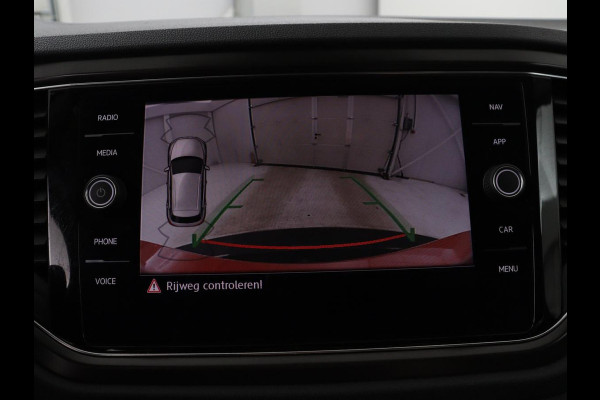 Volkswagen T-Roc 1.5 TSI Style Business | Trekhaak | Stoelverw. | Camera | Carplay | Adaptive cruise | Navigatie | Parkeerhulp | DAB | Bluetooth | Climate control