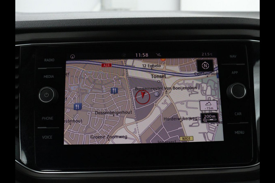 Volkswagen T-Roc 1.5 TSI Style Business | Trekhaak | Stoelverw. | Camera | Carplay | Adaptive cruise | Navigatie | Parkeerhulp | DAB | Bluetooth | Climate control