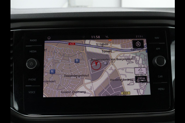 Volkswagen T-Roc 1.5 TSI Style Business | Trekhaak | Stoelverw. | Camera | Carplay | Adaptive cruise | Navigatie | Parkeerhulp | DAB | Bluetooth | Climate control