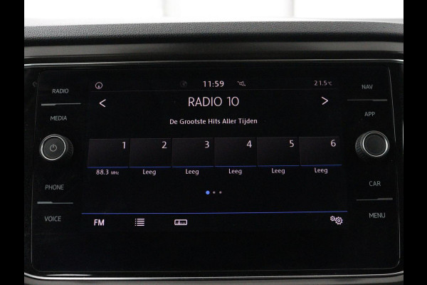 Volkswagen T-Roc 1.5 TSI Style Business | Trekhaak | Stoelverw. | Camera | Carplay | Adaptive cruise | Navigatie | Parkeerhulp | DAB | Bluetooth | Climate control