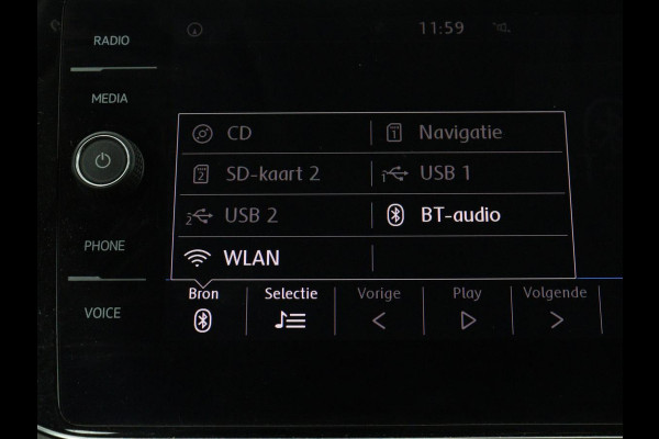 Volkswagen T-Roc 1.5 TSI Style Business | Trekhaak | Stoelverw. | Camera | Carplay | Adaptive cruise | Navigatie | Parkeerhulp | DAB | Bluetooth | Climate control