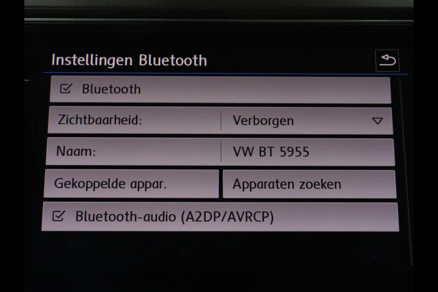 Volkswagen T-Roc 1.5 TSI Style Business | Trekhaak | Stoelverw. | Camera | Carplay | Adaptive cruise | Navigatie | Parkeerhulp | DAB | Bluetooth | Climate control