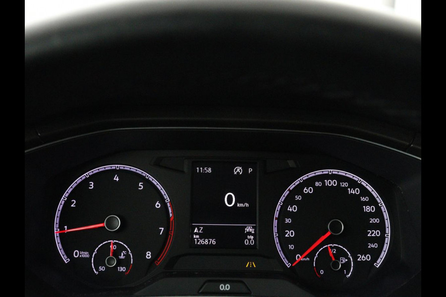 Volkswagen T-Roc 1.5 TSI Style Business | Trekhaak | Stoelverw. | Camera | Carplay | Adaptive cruise | Navigatie | Parkeerhulp | DAB | Bluetooth | Climate control