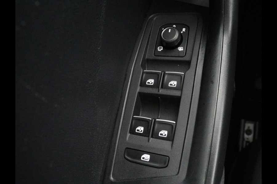 Volkswagen T-Roc 1.5 TSI Style Business | Trekhaak | Stoelverw. | Camera | Carplay | Adaptive cruise | Navigatie | Parkeerhulp | DAB | Bluetooth | Climate control