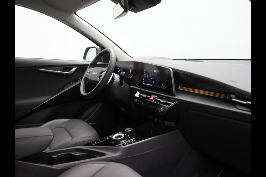 Kia Niro 1.6 GDi ExecutiveLine PHEV 182pk Dealer O.H. | Trekhaak | Adaptive Cruise | Head Up | Camera | Harman / Kardon | Lederen Sporstoelen Memory & Ventilatie | Keyless | Blis | Stoelen & Stuur Verwarmd | Apple Carplay | Navigatie | DAB | Plug In Hybrid |
