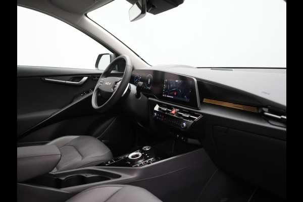 Kia Niro 1.6 GDi ExecutiveLine PHEV 182pk Dealer O.H. | Trekhaak | Adaptive Cruise | Head Up | Camera | Harman / Kardon | Lederen Sporstoelen Memory & Ventilatie | Keyless | Blis | Stoelen & Stuur Verwarmd | Apple Carplay | Navigatie | DAB | Plug In Hybrid |
