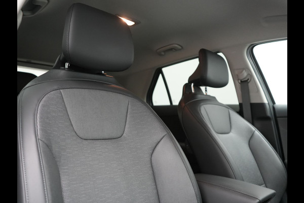 Kia Niro 1.6 GDi ExecutiveLine PHEV 182pk Dealer O.H. | Trekhaak | Adaptive Cruise | Head Up | Camera | Harman / Kardon | Lederen Sporstoelen Memory & Ventilatie | Keyless | Blis | Stoelen & Stuur Verwarmd | Apple Carplay | Navigatie | DAB | Plug In Hybrid |