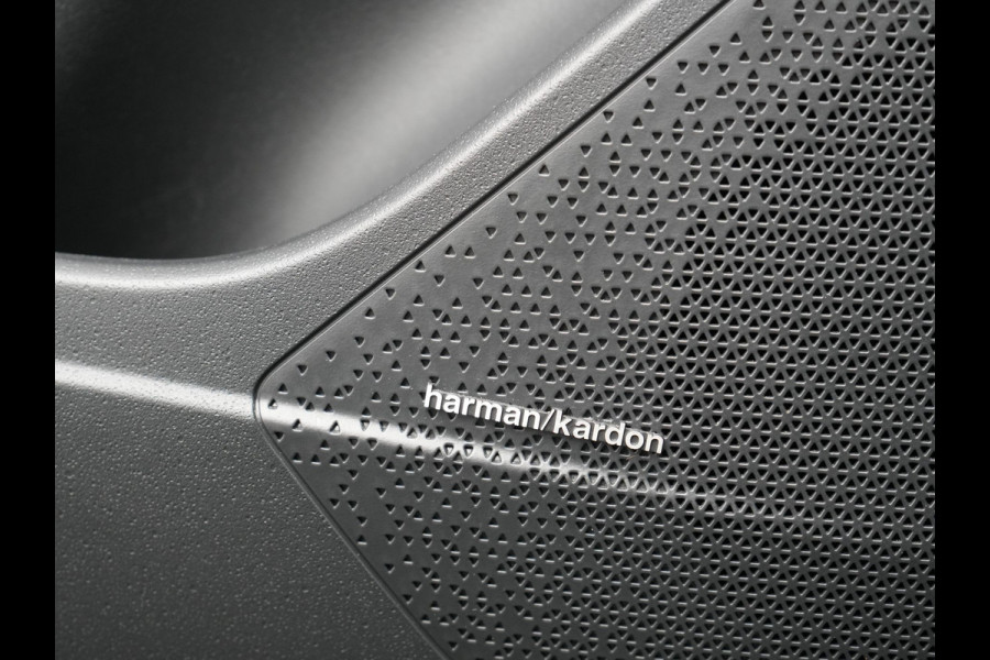 Kia Niro 1.6 GDi ExecutiveLine PHEV 182pk Dealer O.H. | Trekhaak | Adaptive Cruise | Head Up | Camera | Harman / Kardon | Lederen Sporstoelen Memory & Ventilatie | Keyless | Blis | Stoelen & Stuur Verwarmd | Apple Carplay | Navigatie | DAB | Plug In Hybrid |