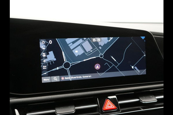 Kia Niro 1.6 GDi ExecutiveLine PHEV 182pk Dealer O.H. | Trekhaak | Adaptive Cruise | Head Up | Camera | Harman / Kardon | Lederen Sporstoelen Memory & Ventilatie | Keyless | Blis | Stoelen & Stuur Verwarmd | Apple Carplay | Navigatie | DAB | Plug In Hybrid |