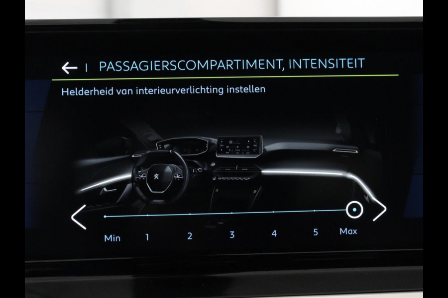 Peugeot e-2008 EV GT Pack 50 kWh | SOH 91,8% | Stoelverwarming | Adaptive cruise | Leder/Alcantara | Carplay | Keyless | Sfeerverlichting | Camera | Navigatie | Parkeerhulp | Full LED | Bluetooth