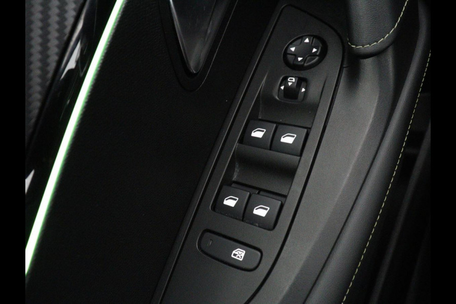 Peugeot e-2008 EV GT Pack 50 kWh | SOH 91,8% | Stoelverwarming | Adaptive cruise | Leder/Alcantara | Carplay | Keyless | Sfeerverlichting | Camera | Navigatie | Parkeerhulp | Full LED | Bluetooth