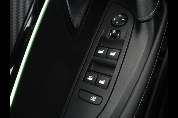 Peugeot e-2008 EV GT Pack 50 kWh | SOH 91,8% | Stoelverwarming | Adaptive cruise | Leder/Alcantara | Carplay | Keyless | Sfeerverlichting | Camera | Navigatie | Parkeerhulp | Full LED | Bluetooth