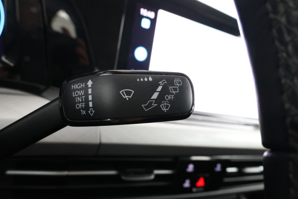 Volkswagen Golf Variant 1.0 TSI Life Adaptive cruise, Apple Carplay, Climate,