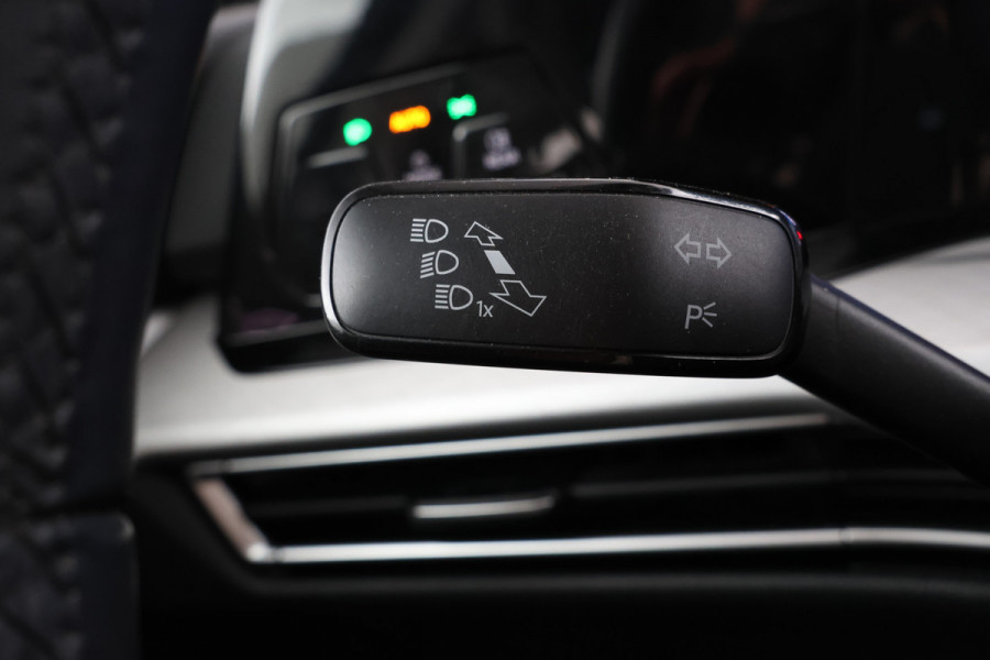 Volkswagen Golf Variant 1.0 TSI Life Adaptive cruise, Apple Carplay, Climate,