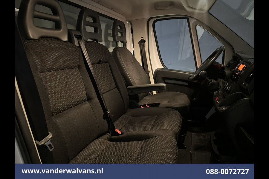 Peugeot Boxer 2.2 BlueHDi 141pk Bakwagen 436cm Lang Laadklep Euro6 Airco | 1055kg laadvermogen | Camera Cruisecontrol, Bijrijdersbank.