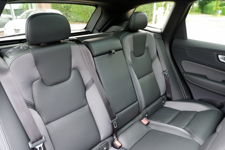 Volvo XC60 2.0 T8 AWD+ Black Ed. PHEV / INCL. 12mnd BOVAG / 360 camera