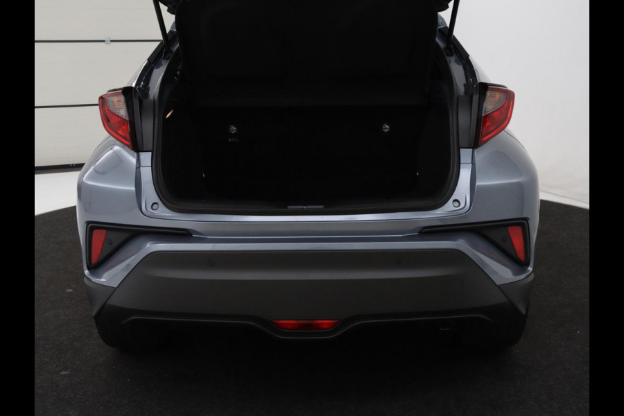 Toyota C-HR 1.8 Hybrid Executive | Trekhaak | Stuurverwarming | Adaptive cruise | Camera | Carplay | Park Assist | Stoelverwarming | Keyless | Bluetooth | Full LED | Side Assist