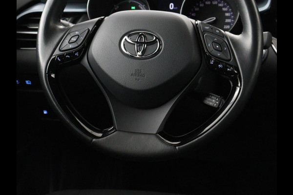 Toyota C-HR 1.8 Hybrid Executive | Trekhaak | Stuurverwarming | Adaptive cruise | Camera | Carplay | Park Assist | Stoelverwarming | Keyless | Bluetooth | Full LED | Side Assist