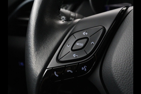 Toyota C-HR 1.8 Hybrid Executive | Trekhaak | Stuurverwarming | Adaptive cruise | Camera | Carplay | Park Assist | Stoelverwarming | Keyless | Bluetooth | Full LED | Side Assist