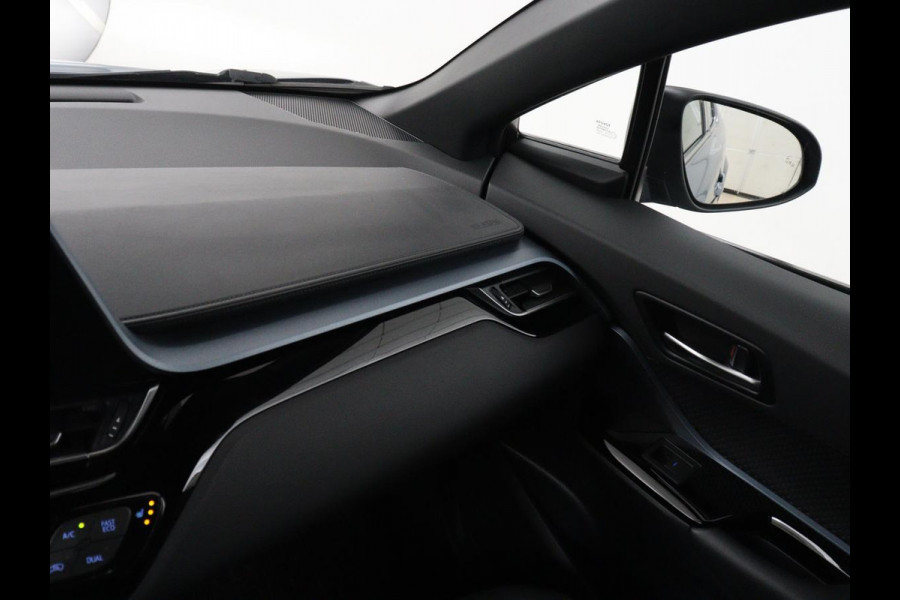 Toyota C-HR 1.8 Hybrid Executive | Trekhaak | Stuurverwarming | Adaptive cruise | Camera | Carplay | Park Assist | Stoelverwarming | Keyless | Bluetooth | Full LED | Side Assist