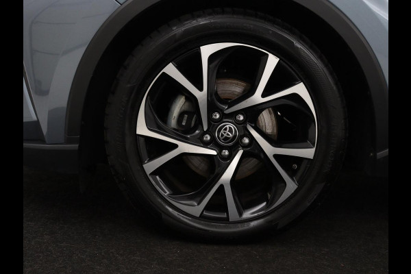 Toyota C-HR 1.8 Hybrid Executive | Trekhaak | Stuurverwarming | Adaptive cruise | Camera | Carplay | Park Assist | Stoelverwarming | Keyless | Bluetooth | Full LED | Side Assist