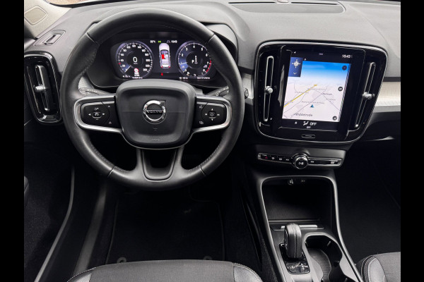Volvo XC40 1.5 T3 Momentum Pro | NL-Auto | Elek. Achterklep | PDC voor + Achter | Navigatie