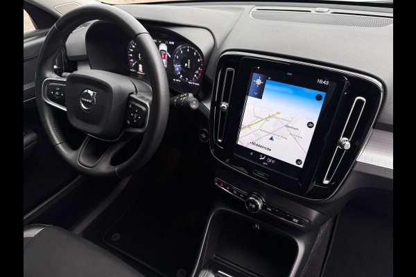 Volvo XC40 1.5 T3 Momentum Pro | NL-Auto | Elek. Achterklep | PDC voor + Achter | Navigatie