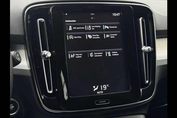 Volvo XC40 1.5 T3 Momentum Pro | NL-Auto | Elek. Achterklep | PDC voor + Achter | Navigatie