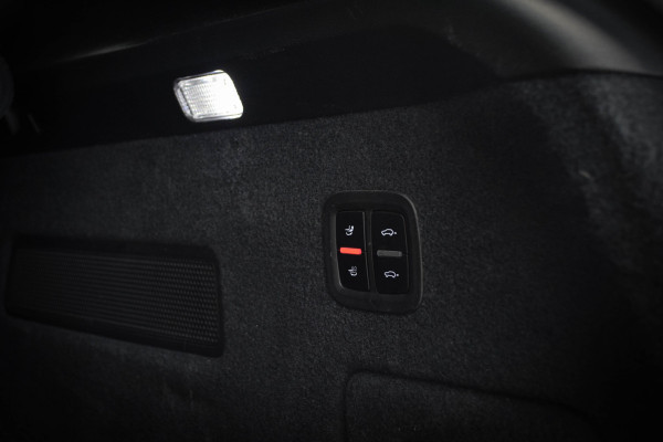 Porsche Cayenne 3.0 / Luchtvering/ Panoramadak/ 22 Inch Velgen/