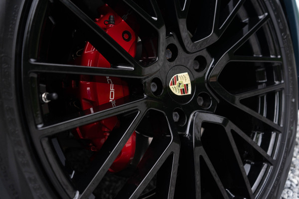 Porsche Cayenne 3.0 / Luchtvering/ Panoramadak/ 22 Inch Velgen/