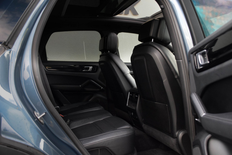 Porsche Cayenne 3.0 / Luchtvering/ Panoramadak/ 22 Inch Velgen/