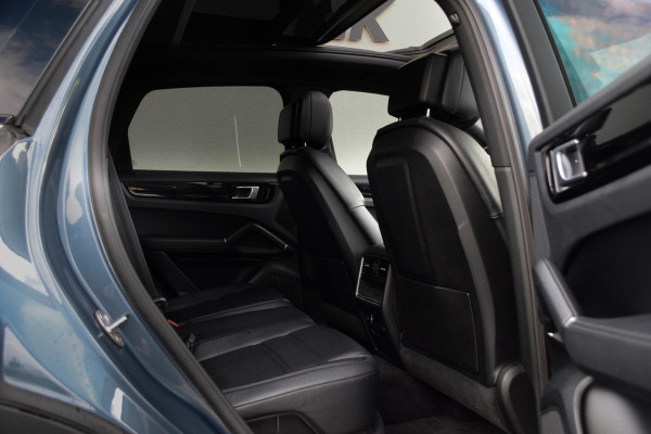 Porsche Cayenne 3.0 / Luchtvering/ Panoramadak/ 22 Inch Velgen/