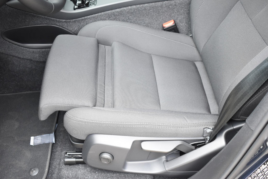 Volvo EX40 252PK Single Motor Extended Range Core Business Business Edition / Navigatie / Camera / Adaptive Cruise control / Stuur & Stoelverwarming / Harman Kardon / Getinte Ramen / 19" LM Velgen