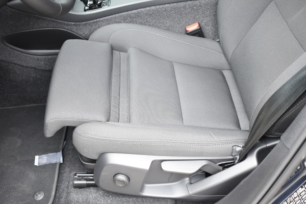 Volvo EX40 252PK Single Motor Extended Range Core Business Business Edition / Navigatie / Camera / Adaptive Cruise control / Stuur & Stoelverwarming / Harman Kardon / Getinte Ramen / 19" LM Velgen