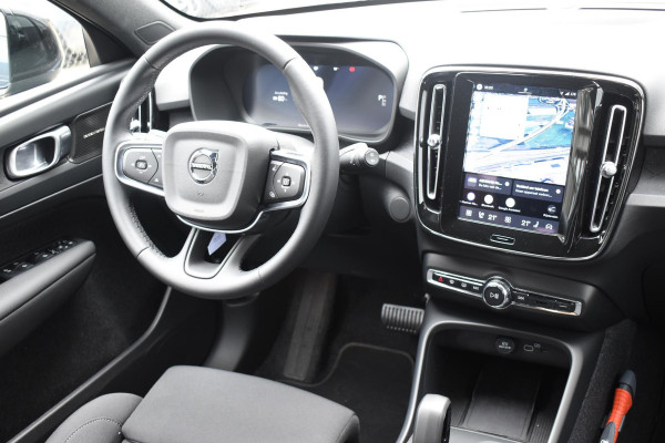 Volvo EX40 252PK Single Motor Extended Range Core Business Business Edition / Navigatie / Camera / Adaptive Cruise control / Stuur & Stoelverwarming / Harman Kardon / Getinte Ramen / 19" LM Velgen