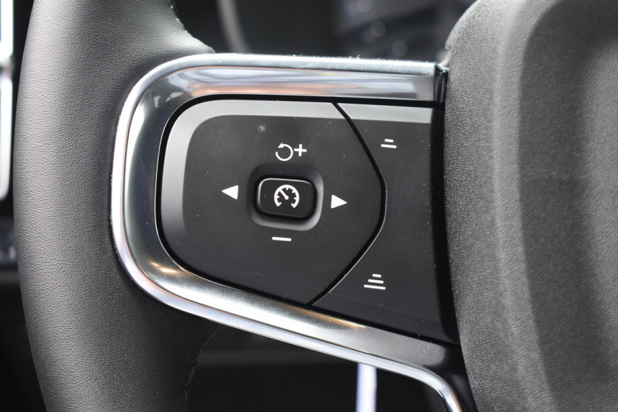 Volvo EX40 252PK Single Motor Extended Range Core Business Business Edition / Navigatie / Camera / Adaptive Cruise control / Stuur & Stoelverwarming / Harman Kardon / Getinte Ramen / 19" LM Velgen