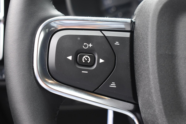 Volvo EX40 252PK Single Motor Extended Range Core Business Business Edition / Navigatie / Camera / Adaptive Cruise control / Stuur & Stoelverwarming / Harman Kardon / Getinte Ramen / 19" LM Velgen