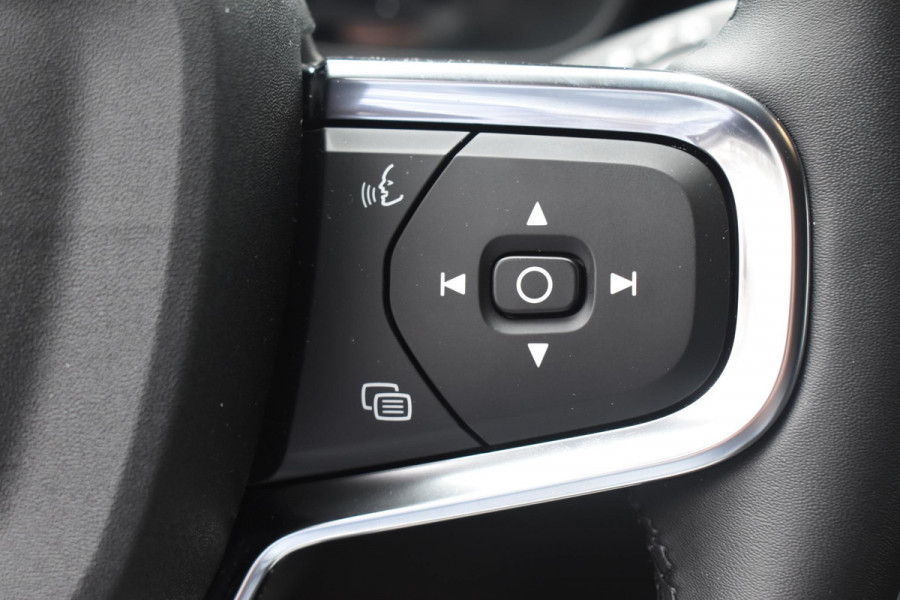 Volvo EX40 252PK Single Motor Extended Range Core Business Business Edition / Navigatie / Camera / Adaptive Cruise control / Stuur & Stoelverwarming / Harman Kardon / Getinte Ramen / 19" LM Velgen