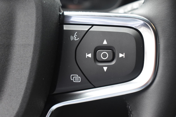 Volvo EX40 252PK Single Motor Extended Range Core Business Business Edition / Navigatie / Camera / Adaptive Cruise control / Stuur & Stoelverwarming / Harman Kardon / Getinte Ramen / 19" LM Velgen