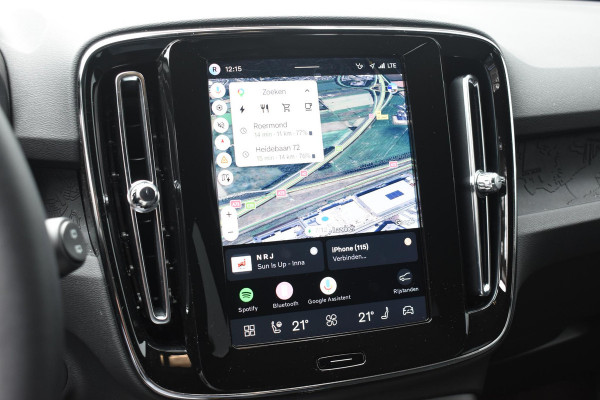 Volvo EX40 252PK Single Motor Extended Range Core Business Business Edition / Navigatie / Camera / Adaptive Cruise control / Stuur & Stoelverwarming / Harman Kardon / Getinte Ramen / 19" LM Velgen