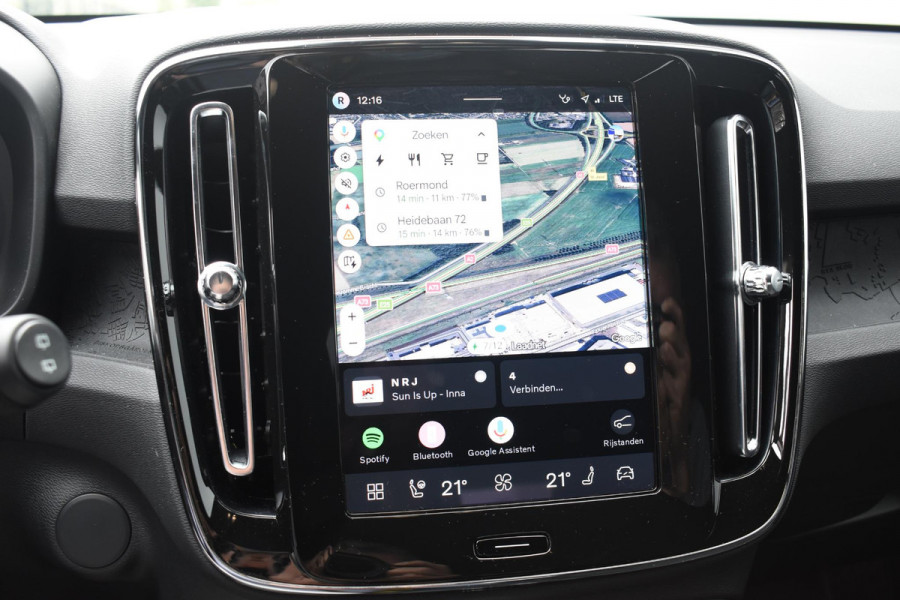Volvo EX40 252PK Single Motor Extended Range Core Business Business Edition / Navigatie / Camera / Adaptive Cruise control / Stuur & Stoelverwarming / Harman Kardon / Getinte Ramen / 19" LM Velgen
