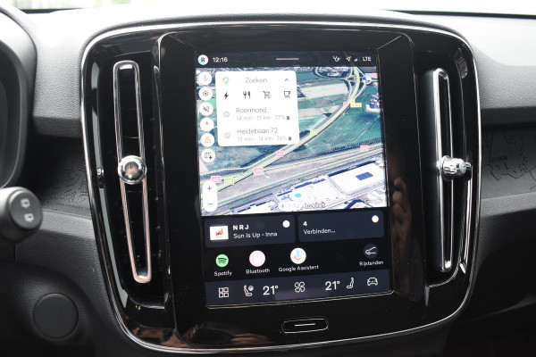 Volvo EX40 252PK Single Motor Extended Range Core Business Business Edition / Navigatie / Camera / Adaptive Cruise control / Stuur & Stoelverwarming / Harman Kardon / Getinte Ramen / 19" LM Velgen