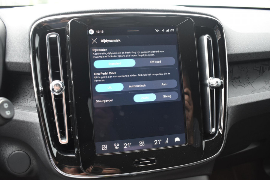 Volvo EX40 252PK Single Motor Extended Range Core Business Business Edition / Navigatie / Camera / Adaptive Cruise control / Stuur & Stoelverwarming / Harman Kardon / Getinte Ramen / 19" LM Velgen