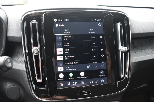 Volvo EX40 252PK Single Motor Extended Range Core Business Business Edition / Navigatie / Camera / Adaptive Cruise control / Stuur & Stoelverwarming / Harman Kardon / Getinte Ramen / 19" LM Velgen