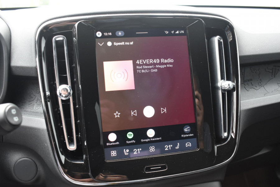 Volvo EX40 252PK Single Motor Extended Range Core Business Business Edition / Navigatie / Camera / Adaptive Cruise control / Stuur & Stoelverwarming / Harman Kardon / Getinte Ramen / 19" LM Velgen