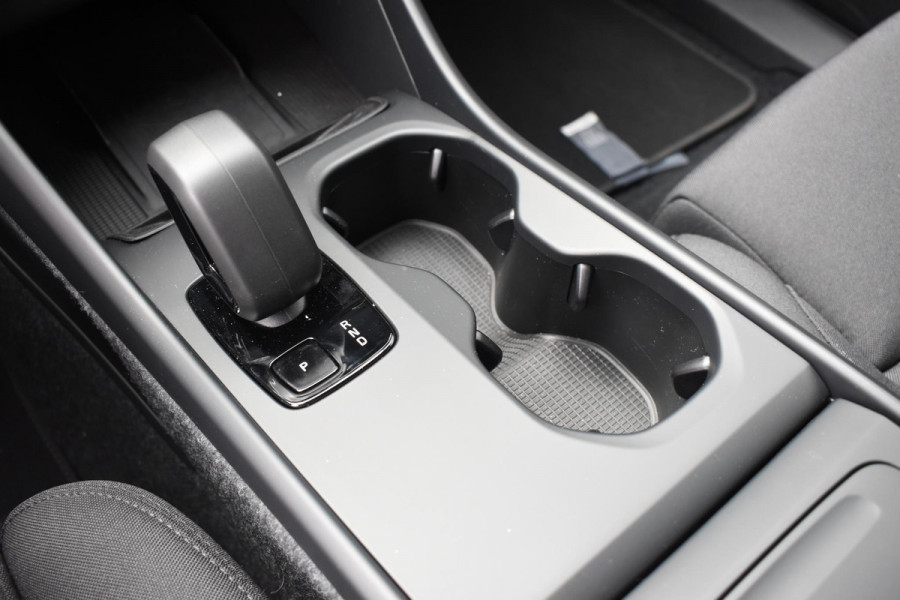 Volvo EX40 252PK Single Motor Extended Range Core Business Business Edition / Navigatie / Camera / Adaptive Cruise control / Stuur & Stoelverwarming / Harman Kardon / Getinte Ramen / 19" LM Velgen